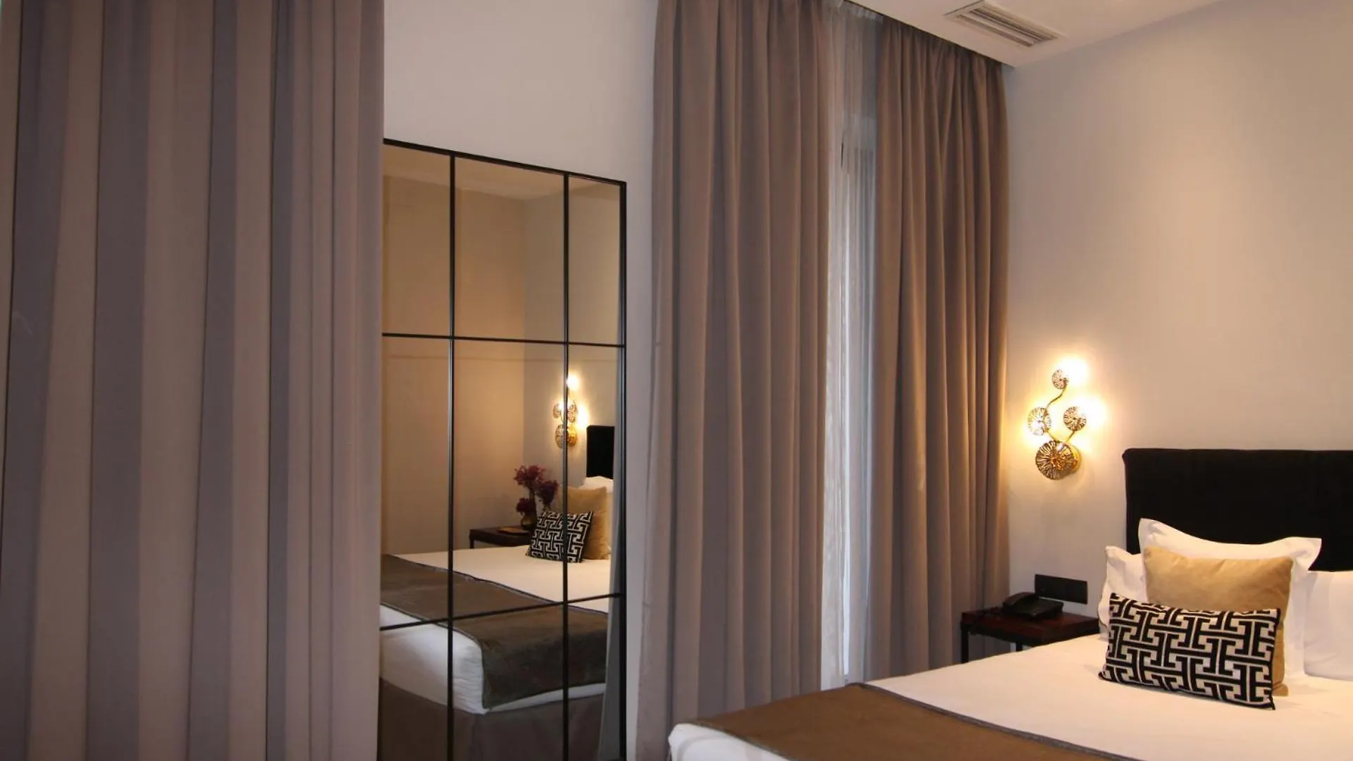 ****  Hotel San Gil Seville Spain